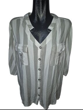 Claire France Striped Button-Front Open Neckline Shirt In Gray & White Size 18
